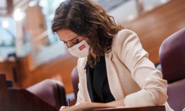 Ayuso anuncia la instalación de puntos de vacunación móviles en Moncloa, Arganda y Parla