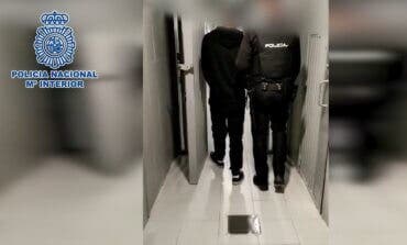 Detenido por grabar con un móvil dentro de los probadores de ropa de un centro comercial de Leganés
