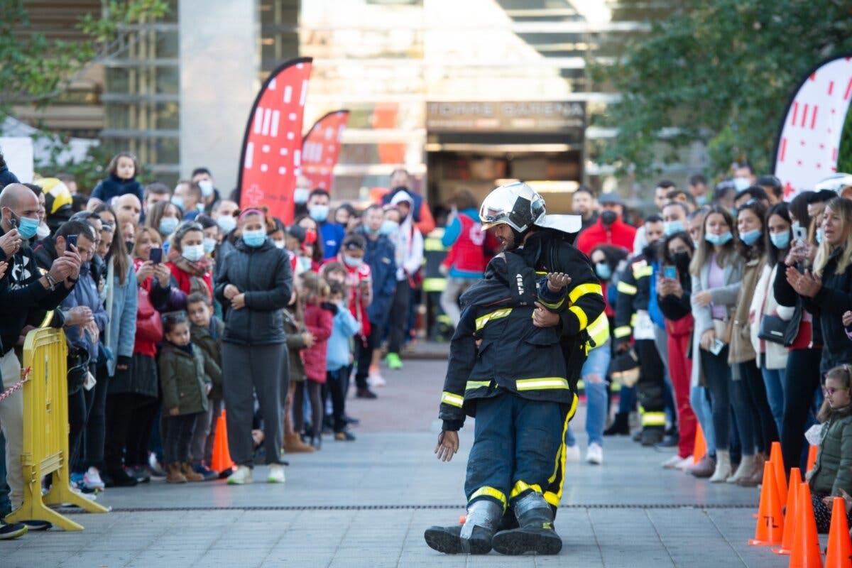 Casi 200 participantes en la Carrera Vertical de Torre Garena en Alcalá Henares 