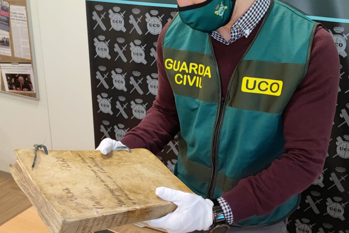 La Guardia Civil recupera un manuscrito de Arganda robado hace más de medio siglo 