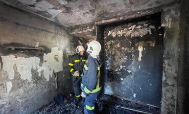 Un joven herido por quemaduras y un hombre intoxicado en un incendio en Pozuelo de Alarcón