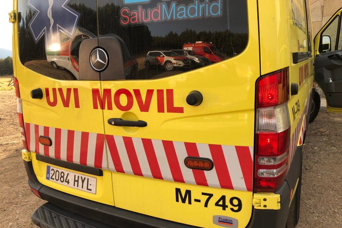 Muy grave un motorista de 37 años al chocar esta madrugada contra una rotonda en Collado Villalba 