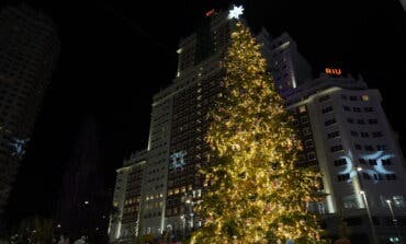 Las luces de Navidad ya iluminan las calles de Madrid 