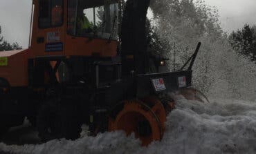 Piden «máxima precaución» en Cotos y Navacerrada donde se necesitan cadenas por la nieve