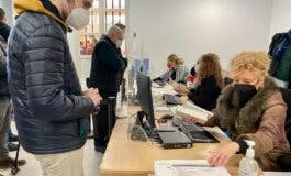 Gran afluencia en el reparto de test por el Ayuntamiento de Torrejón de Ardoz