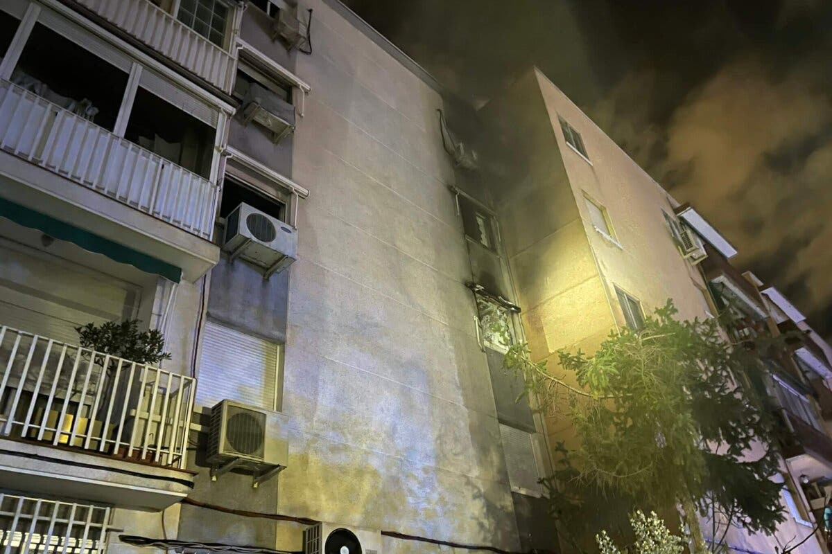 Nueve personas atendidas tras un incendio en una vivienda de Coslada