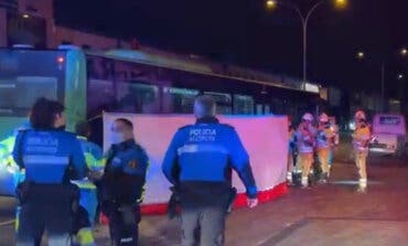 Muere una mujer de 54 años tras ser atropellada por un autobús interurbano en Alcorcón 