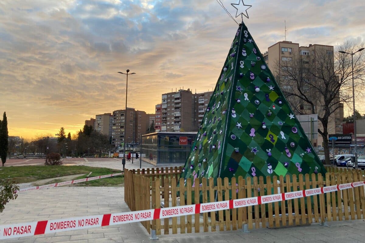 Queman el Árbol por la Igualdad de Coslada: el Ayuntamiento habla de acto «antifeminista» 