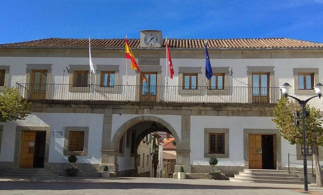 Detenida la exalcaldesa socialista de San Martín de Valdeiglesias por un presunto delito de corrupción 