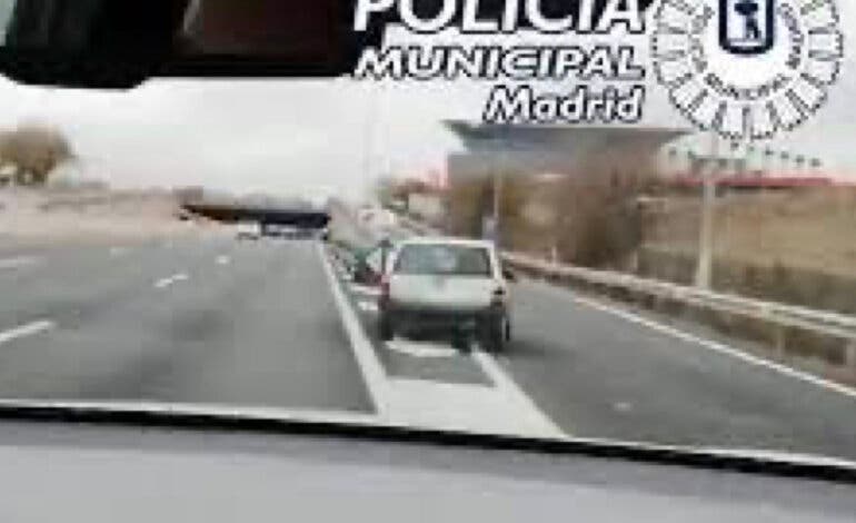 Detenido tras una persecución por la M-40 después de robar un jamón, cigalas y langostinos en un supermercado 