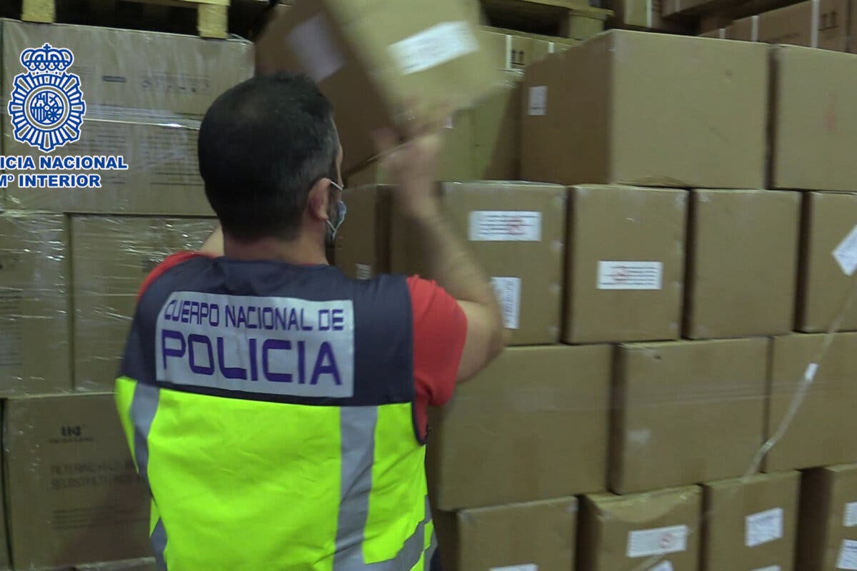 La Policía requisa 300.000 test de antígenos en Cobo Calleja que incumplían la normativa sanitaria