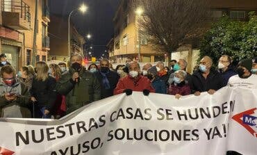 Metro San Fernando: Afectados se concentran con el alcalde para pedir soluciones a Ayuso 