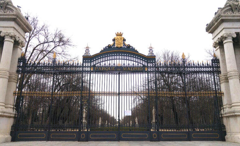 El Retiro y otros ocho parques de Madrid mantendrán zonas balizadas al activarse la alerta amarilla este sábado 