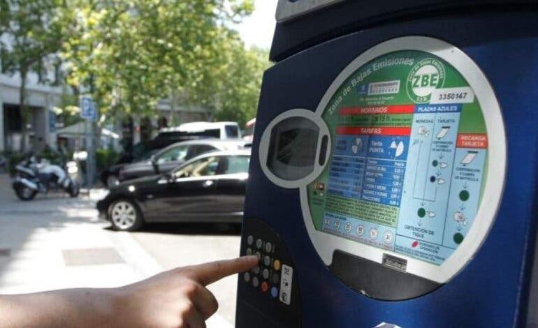Entra en vigor la nueva tarifa de la zona SER de Madrid que incrementará los precios los días de alta contaminación
