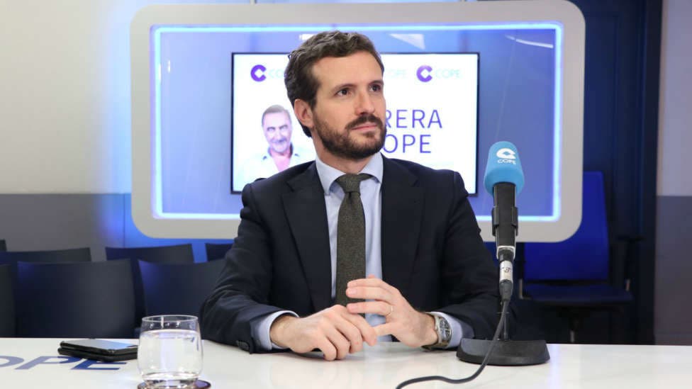 Casado insiste en las sospechas sin pruebas y exige a Ayuso explicaciones 