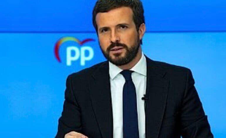 Casado se niega a dimitir y convocará el lunes el congreso del PP para elegir al futuro líder
