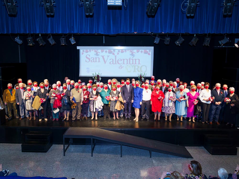 Un total de 30 parejas de Torrejón con 50 años de convivencia celebraron el San Valentín de Oro