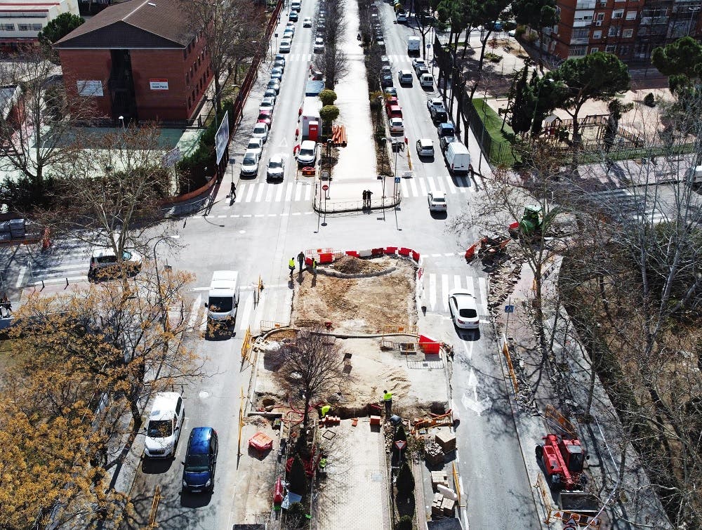 Torrrejón de Ardoz está construyendo una gran rotonda en la intersección de las calles La Plata y Cañada 