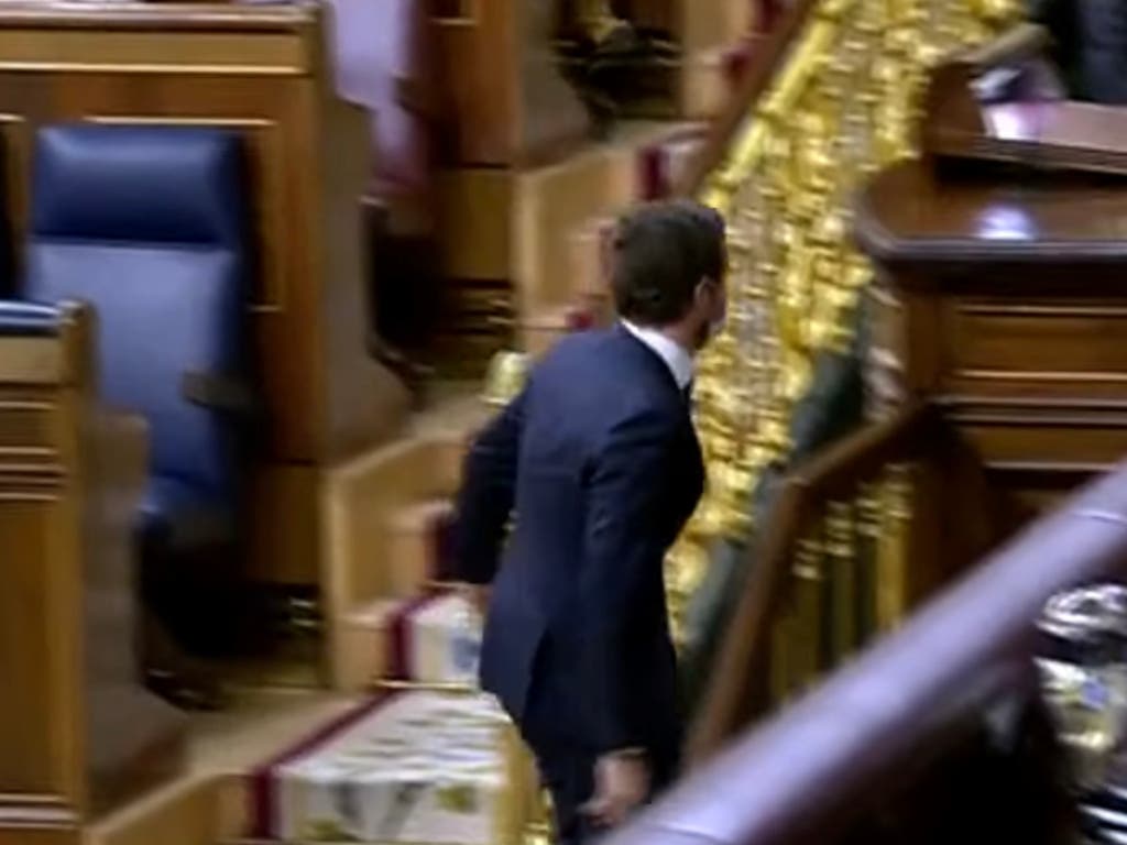 Casado abandona el Congreso tras su última intervención como presidente del PP 