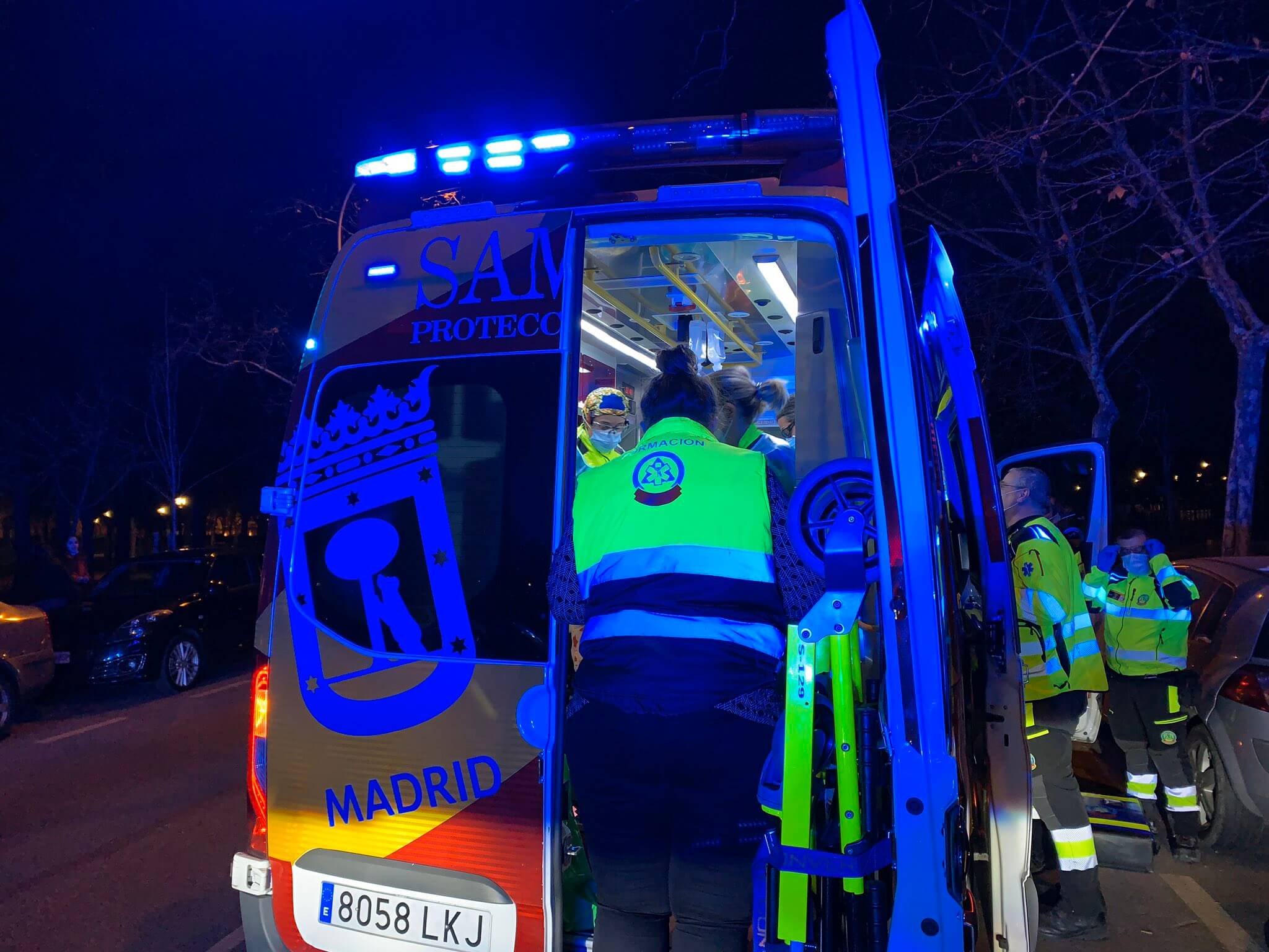 Apuñalado un joven en busca y captura en una reyerta en Ciudad Lineal con 18 personas implicadas