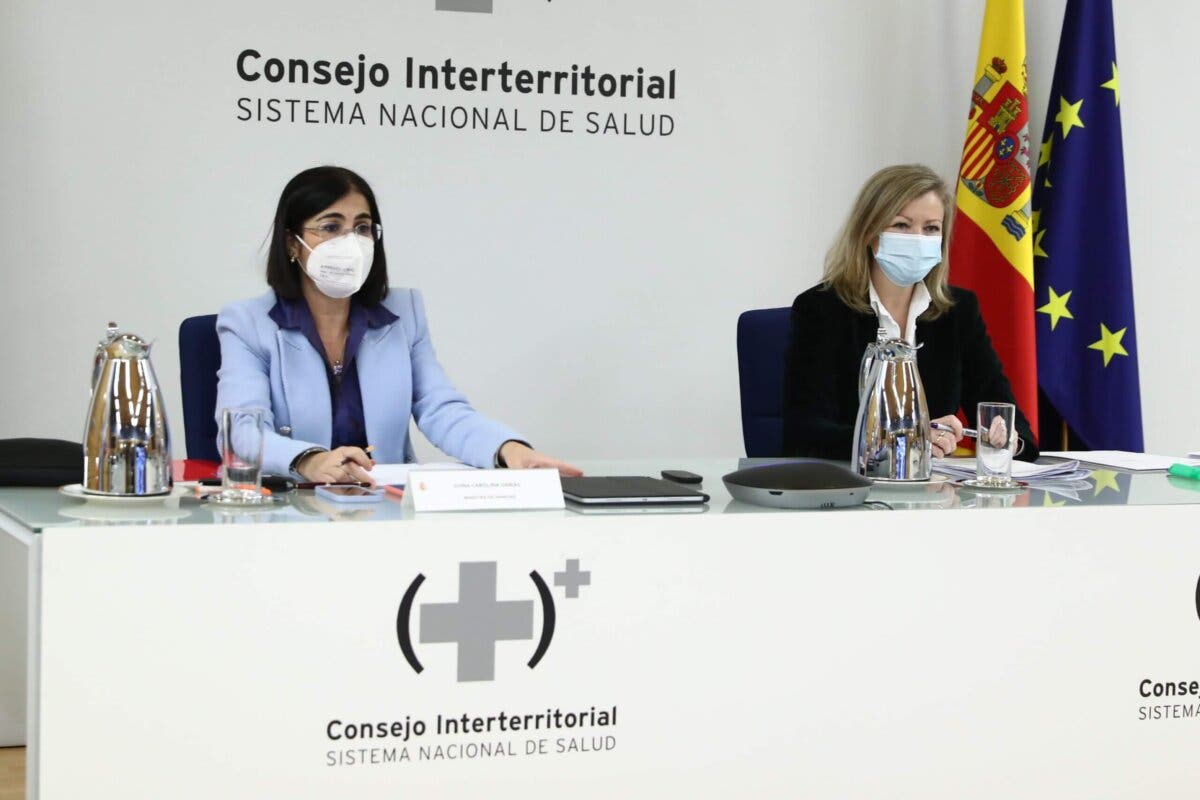 Sanidad no aclara cuándo eliminará la mascarilla en exteriores: «Estamos más cerca»