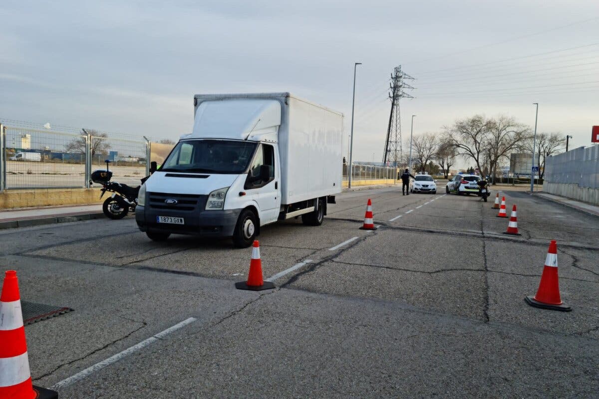 La Policía de Alcalá de Henares realiza esta semana controles a camiones y autobuses 