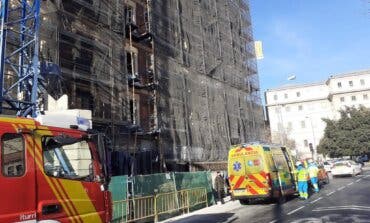Herido un trabajador al caerle encima una piedra de 40 kilos en Méndez Álvaro