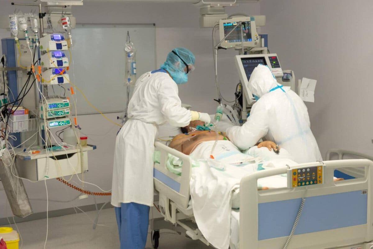 Bajan los nuevos casos en Guadalajara pero suben los hospitalizados por COVID