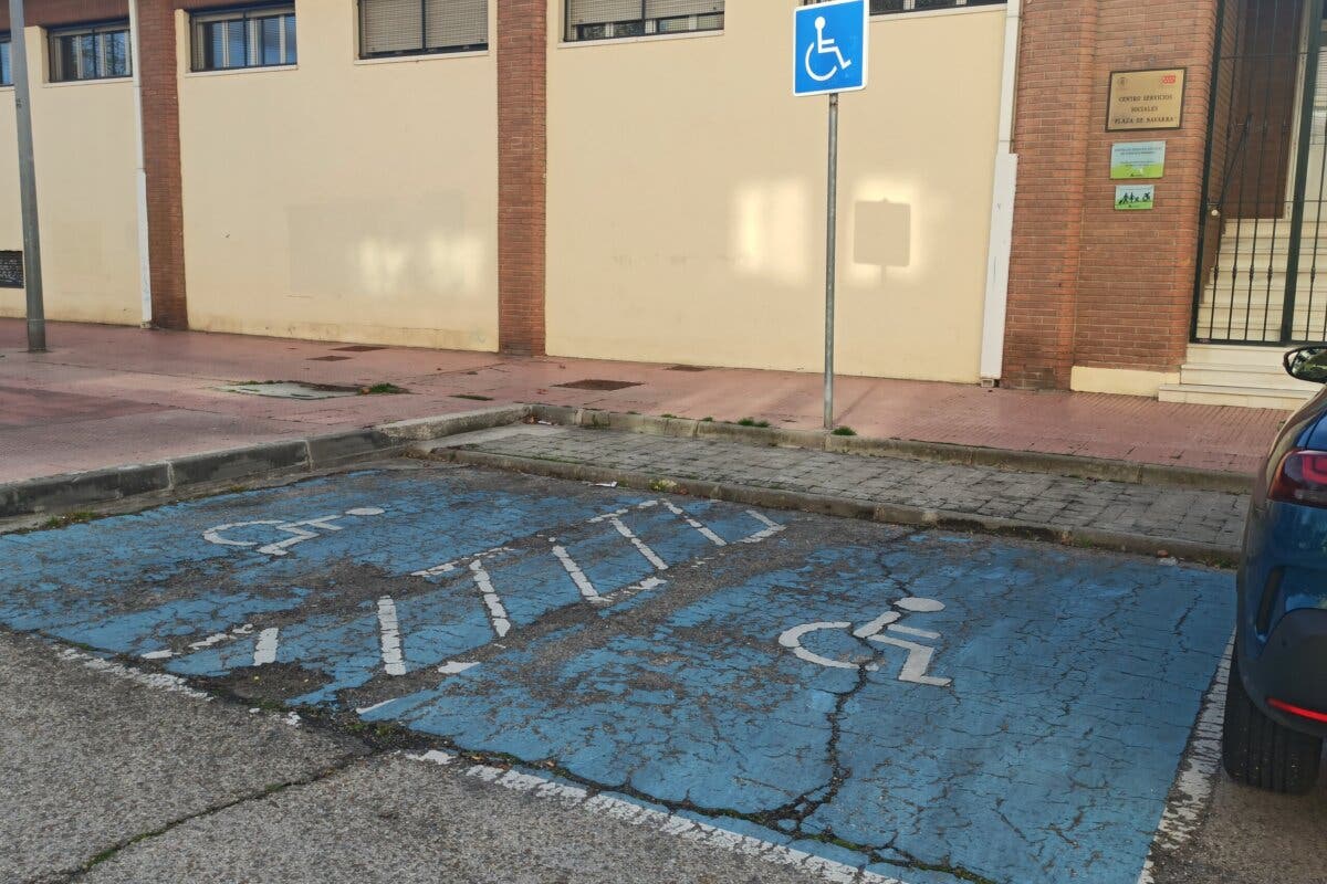 Alcalá de Henares: Denuncian el mal estado de las plazas de aparcamiento para personas con movilidad reducida