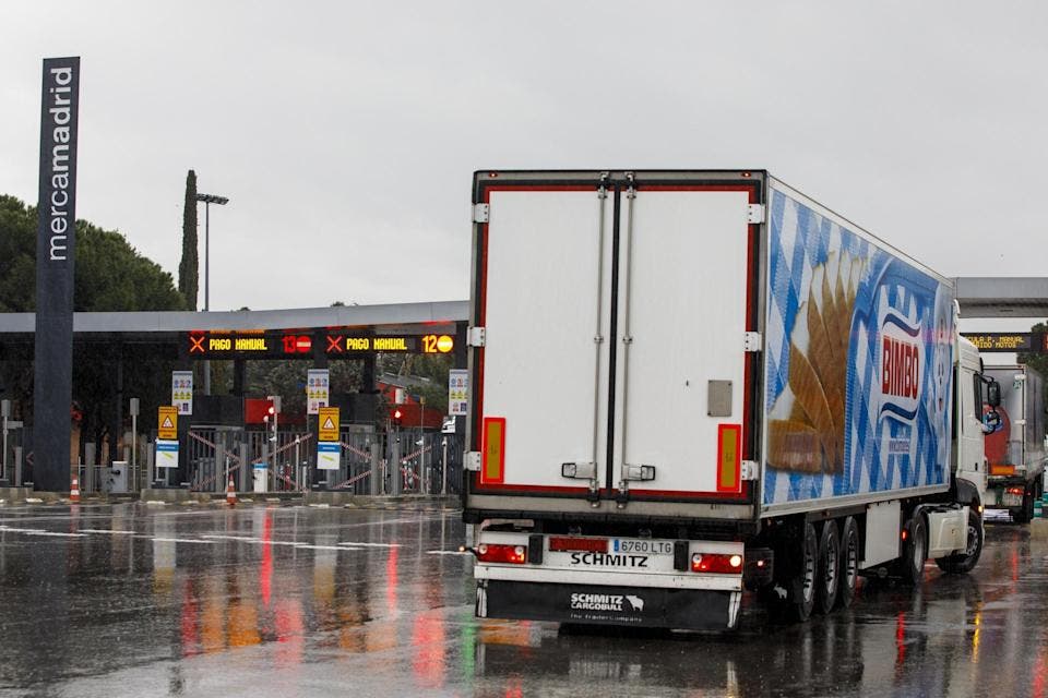 Los camioneros inician en San Fernando de Henares una marcha lenta por varias carreteras de Madrid