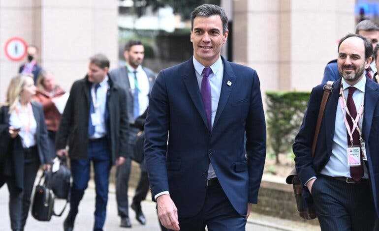 Europa permite a España limitar el precio del gas para rebajar la factura de la luz 