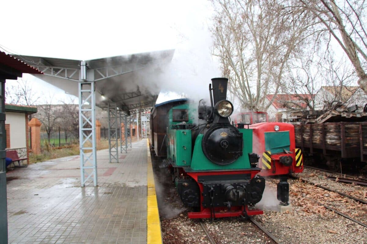 Vuelve a circular el Tren de Arganda, un viaje al pasado por 5 euros 