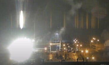 Rusia toma el control de la mayor central nuclear de Europa tras bombardearla de madrugada