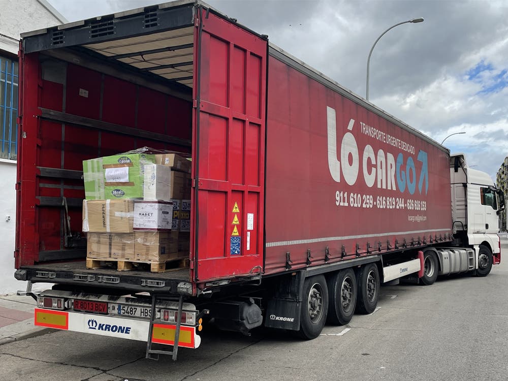 Torrejón de Ardoz envía un primer tráiler a Ucrania cargado de ayuda humanitaria 