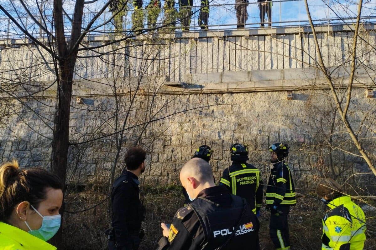 Rescatan el cadáver de un joven de 30 años en el río Manzanares en Madrid