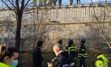 Rescatan el cadáver de un joven de 30 años en el río Manzanares en Madrid
