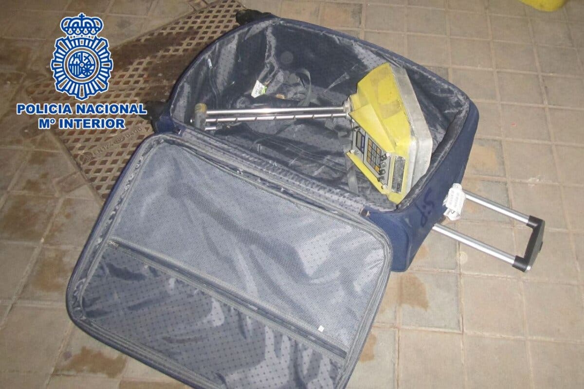 Recuperado en una calle de Madrid el maletín radiactivo que fue robado en Humanes 