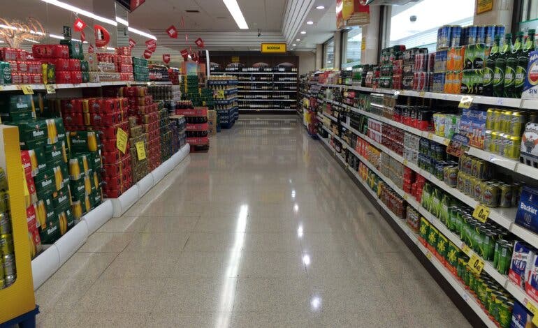 Las grandes empresas de alimentación dan un ultimátum al Gobierno para que ponga fin a la huelga 