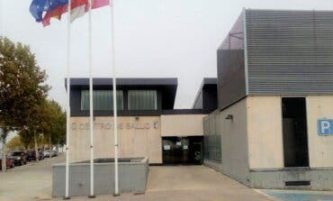 Dos sanitarias de Guadalajara chocan contra un corzo al ir a atender un aviso 