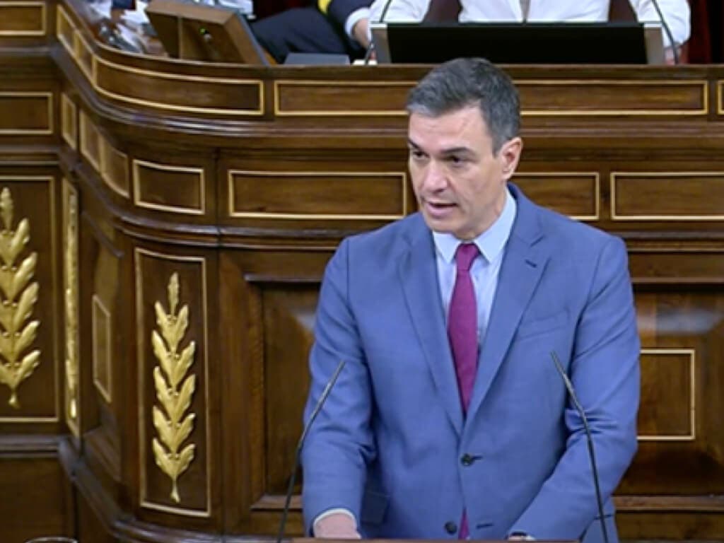 Sánchez rectifica y anuncia ahora que España sí enviará armas a Ucrania 