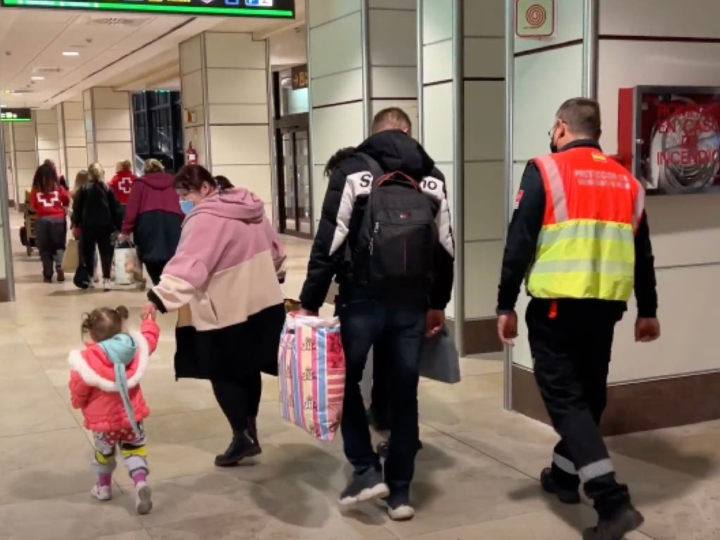 Llegan a Madrid otros 137 refugiados ucranianos en un vuelo desde Cracovia