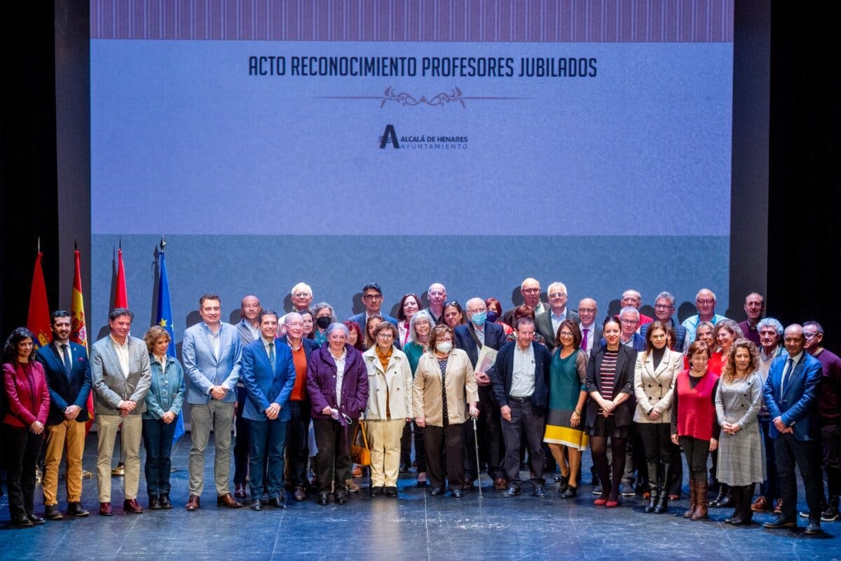 Alcalá de Henares rinde homenaje a los profesores recientemente jubilados