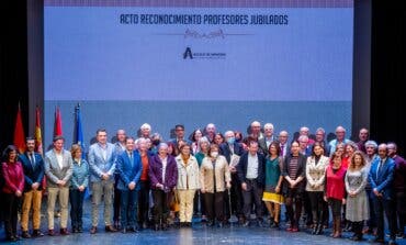 Alcalá de Henares rinde homenaje a los profesores recientemente jubilados