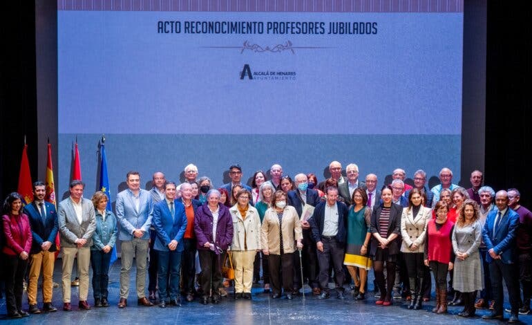 Alcalá de Henares rinde homenaje a los profesores recientemente jubilados