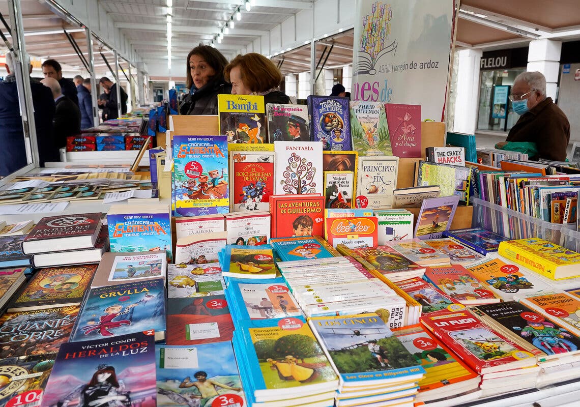 Torrejón celebra la Feria del Libro Usado y de Ocasión en la Plaza Mayor