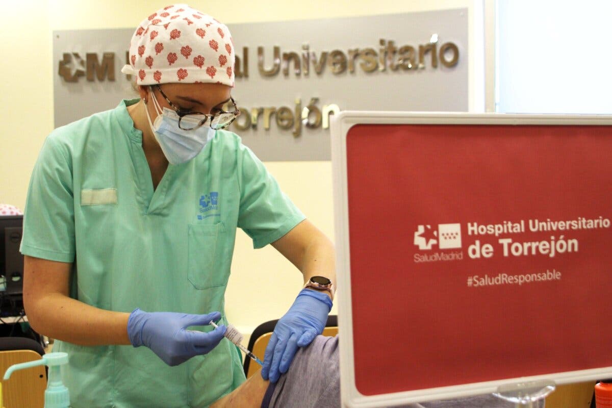 Finaliza la vacunación frente a la COVID-19 en el Hospital Universitario de Torrejón