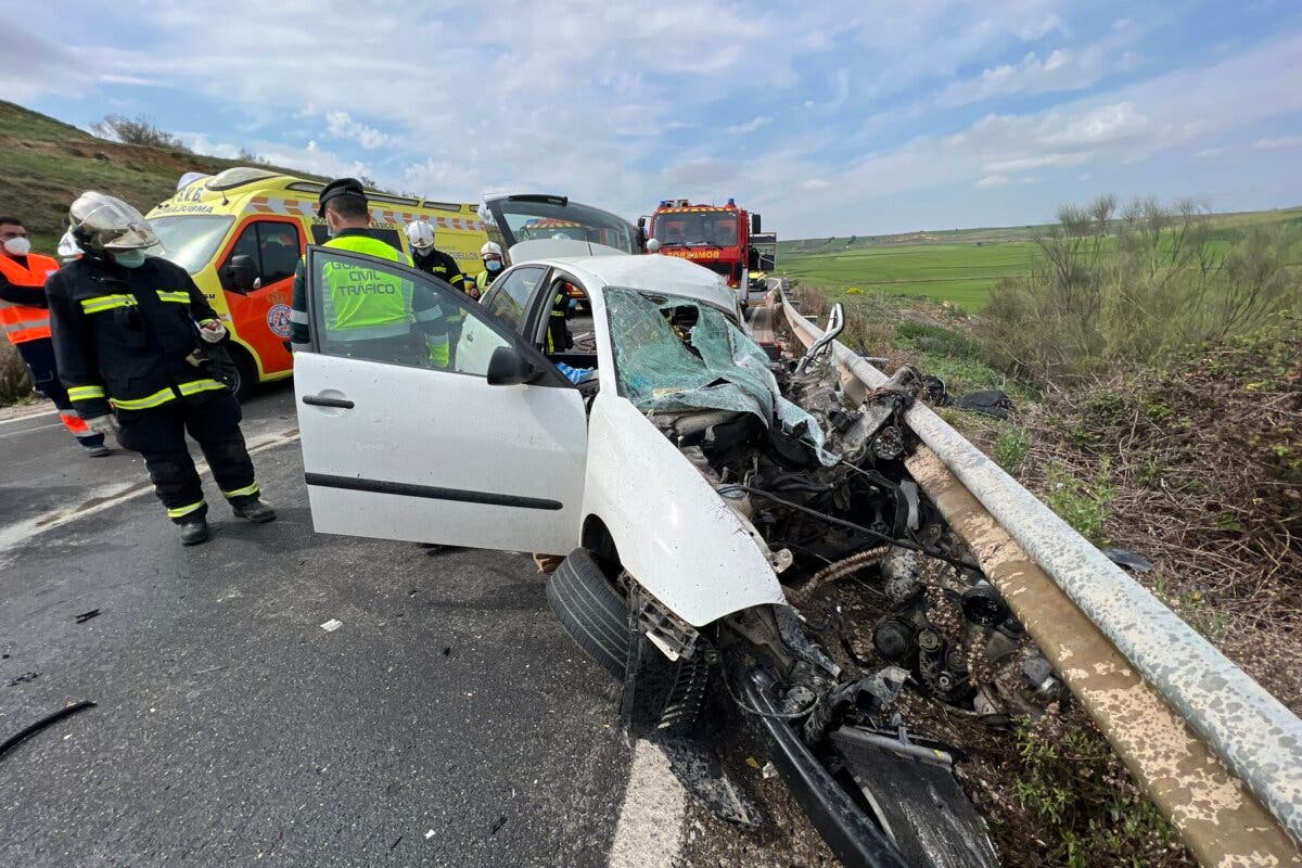 Muere un conductor de 19 años al chocar contra un furgón blindado en Ajalvir 