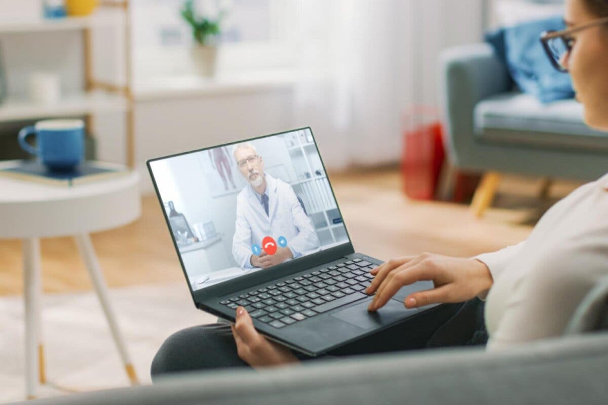 La Comunidad de Madrid incorpora seis nuevos hospitales públicos al sistema de videoconsultas con especialistas