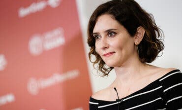 Ayuso y sus consejeros vuelven a congelarse el sueldo mientras Sánchez y sus ministros se lo suben un 4%