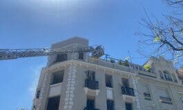 Varios heridos tras una fuerte explosión en un piso en el centro de Madrid